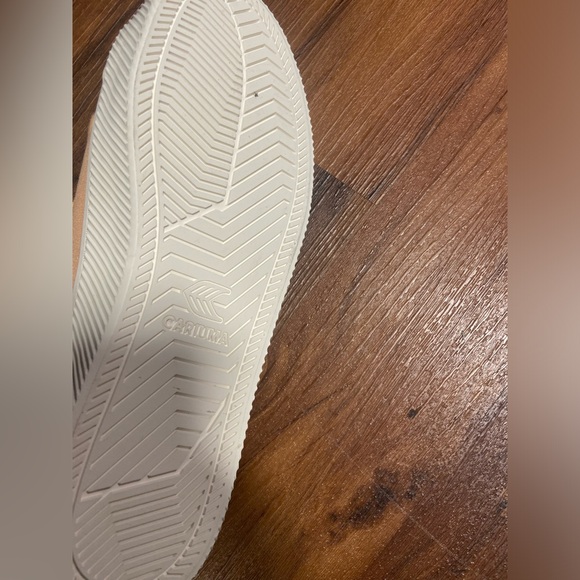 8.5 Cariuma OCA Low Pantone Canvas Contrast Thread Sneaker Peach Fuzz W8.5 M7 🔖 - Picture 7 of 9